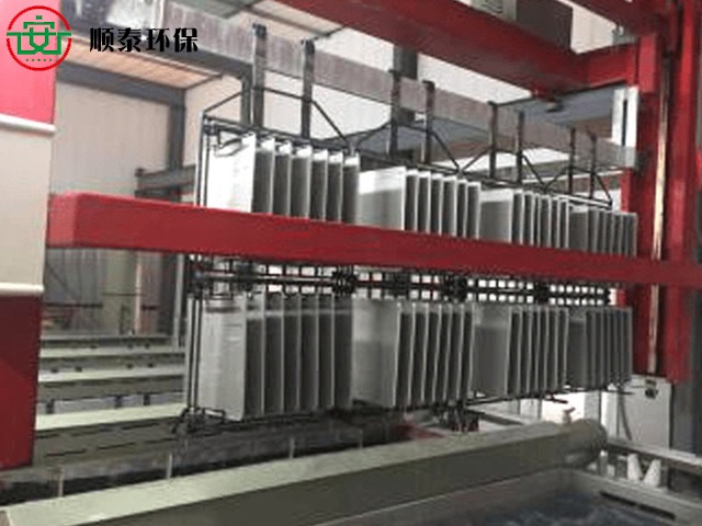在購買熱鍍鋅設(shè)備之前，一定是要了解這些原理